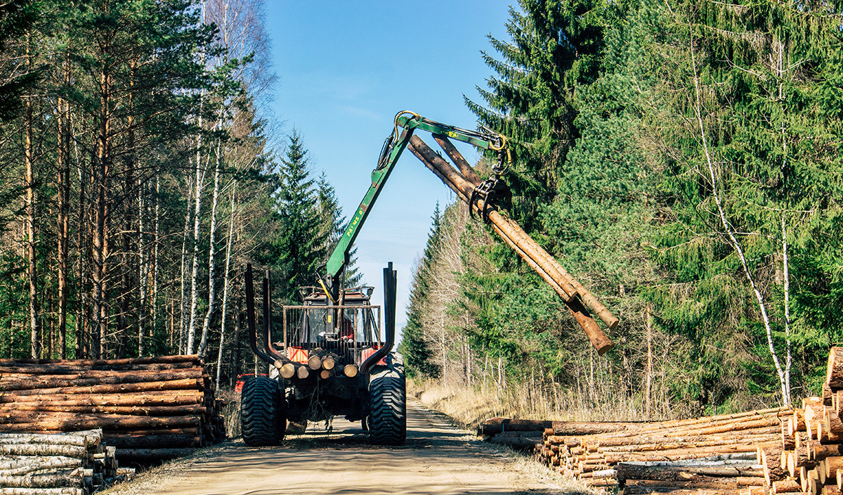 Aplication of angle sensor DU-180 and fuel level sensor indicator ESCORT I4 on special equipment on logging operations