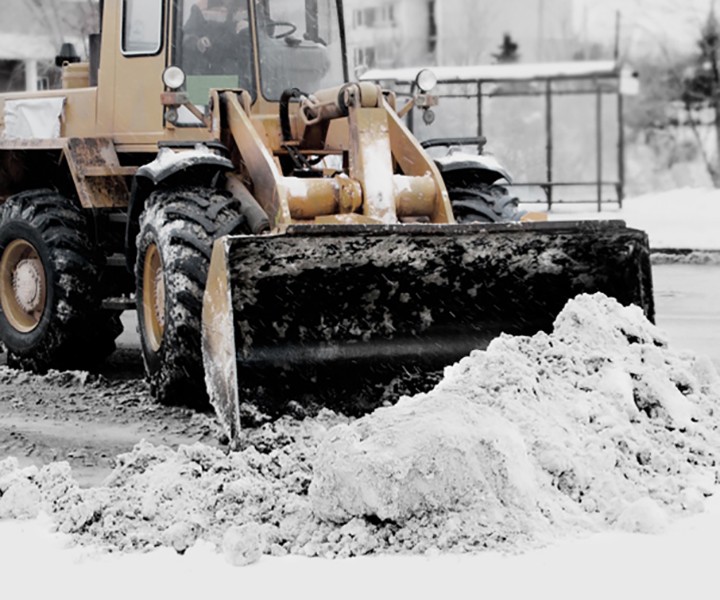 Control of operation of snowplows / grader