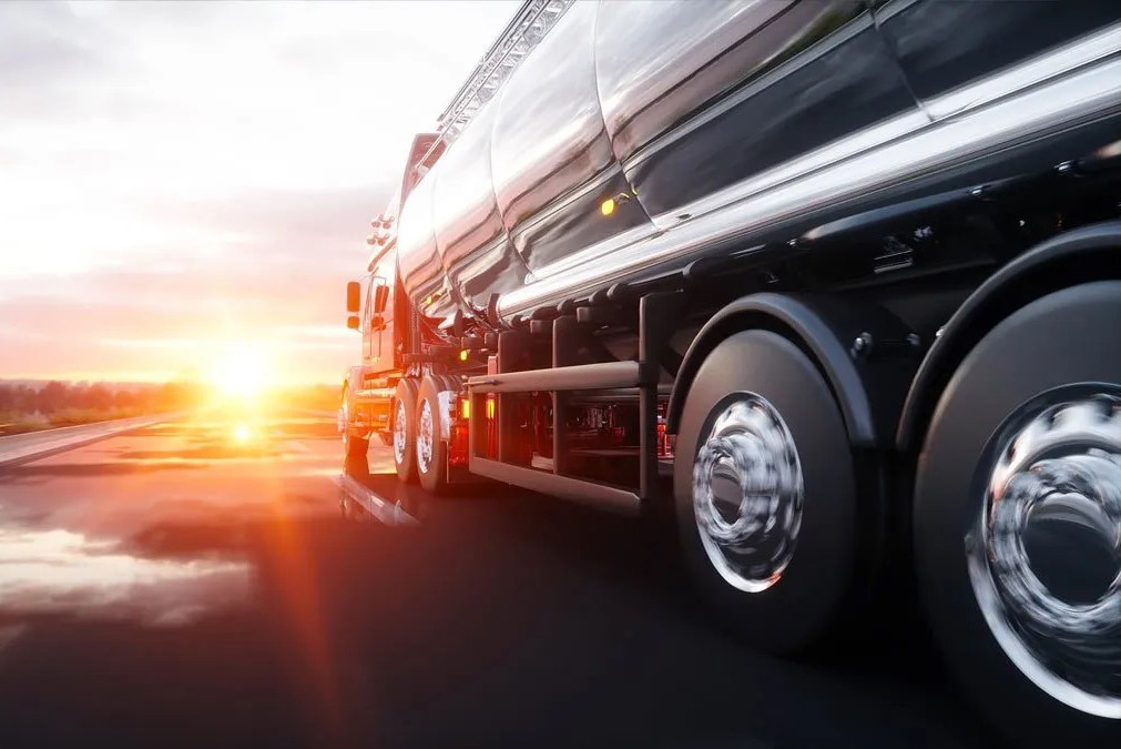 Control of the work of tankers and suppression of the theft of fuel during transportation