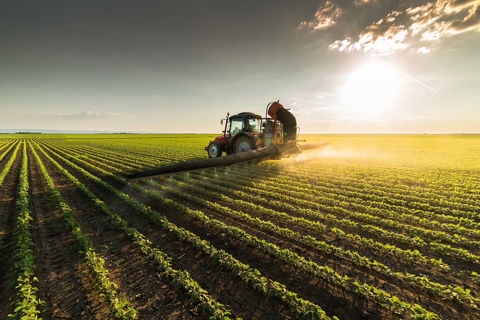 Application of the Sokol-M weather station to optimize the flow of working fluid when spraying fields