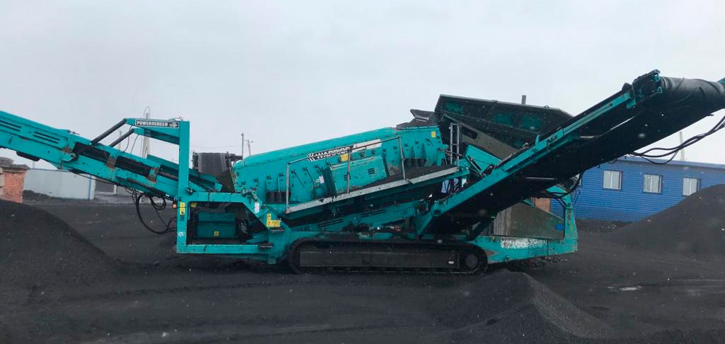 crushing plant work in a quarry coal grinding