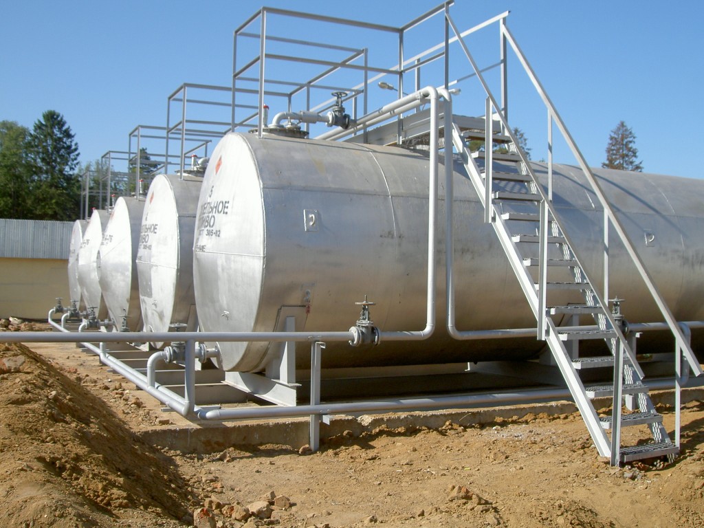 wireless fuel control in stationary fuel storage tanks