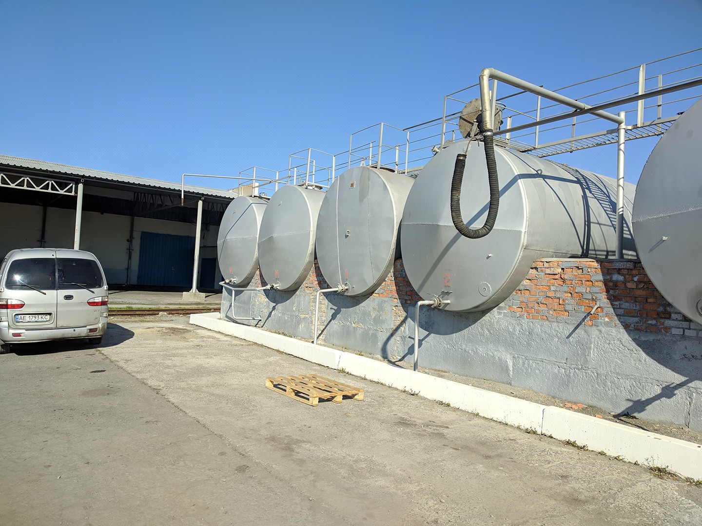 control de combustible inalámbrico en tanques de almacenamiento de combustible estacionarios